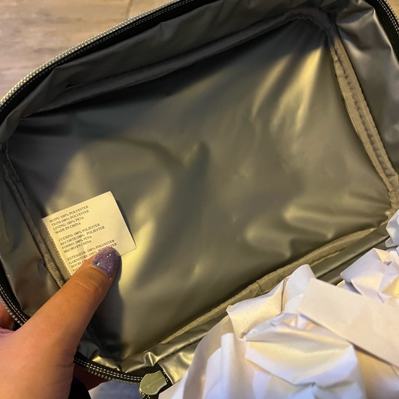 Betsey Johnson Doughnut Lunch Tote - Picture 7 of 12